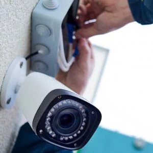 installation caméra, technicien